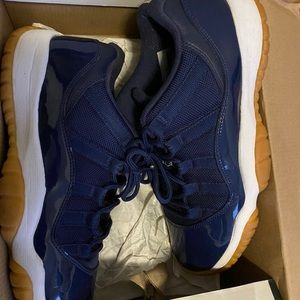 Jordan low 11’s